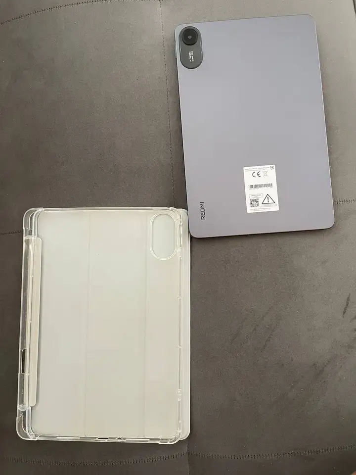 Xiaomi Redmi Pad 2 с чехлом