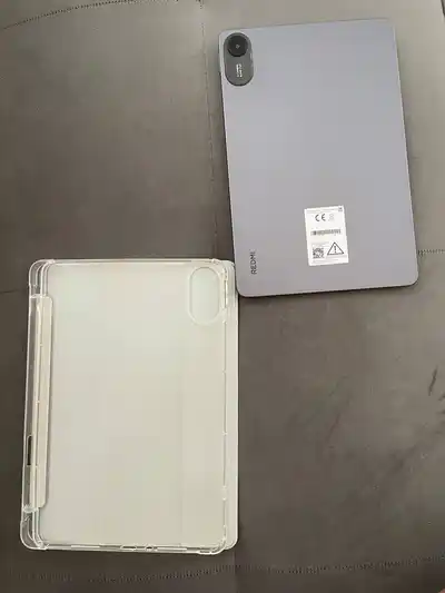 Xiaomi Redmi Pad 2 с чехлом