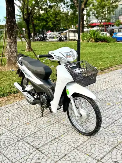 Honda Wave 2023, белый, Вьетнам