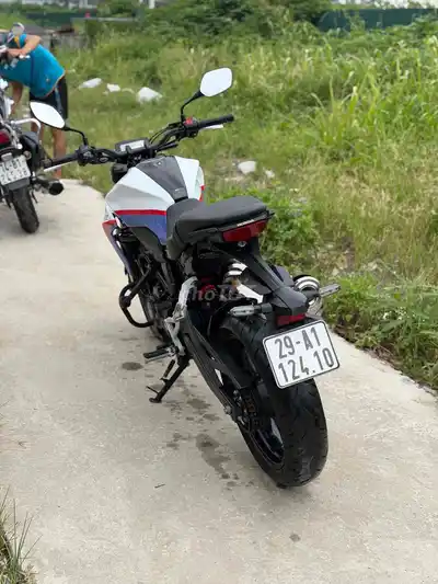 Honda CB300R 2011 11.000 км бело-красно-синий