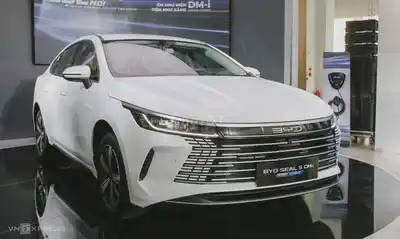 Гибридный седан BYD SEAL 5 DM-i, белый
