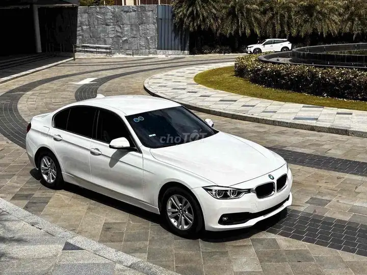 BMW 320i LCI 2016 Белый