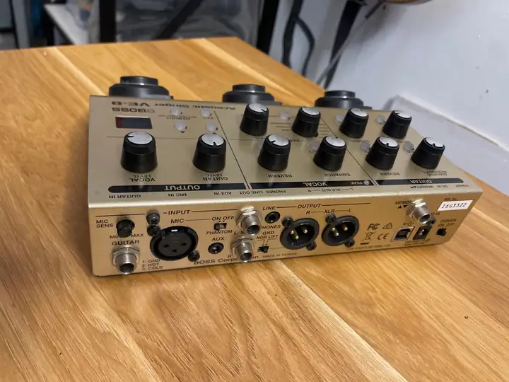 Boss VE-8 Acoustic singer