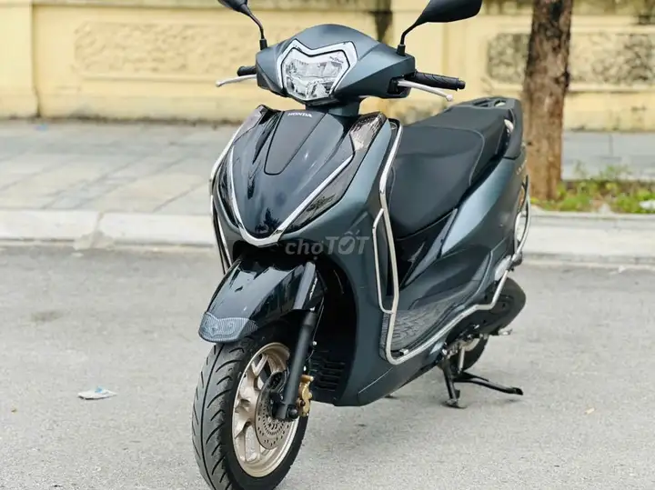 Honda Lead 125 ABS 2025 серый, отличное состояние, оригинал
