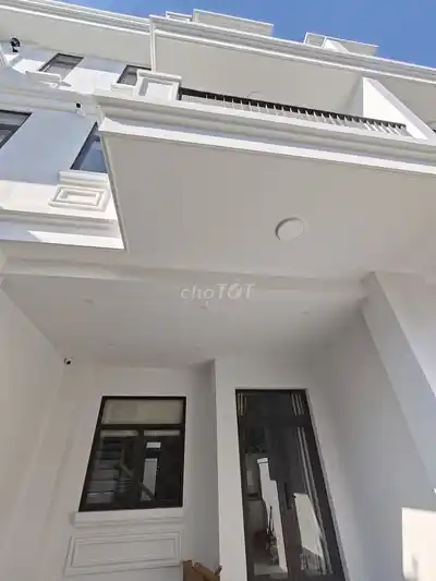 Аренда таунхауса La Vida Residences в Вунгтау, новый, с мебелью