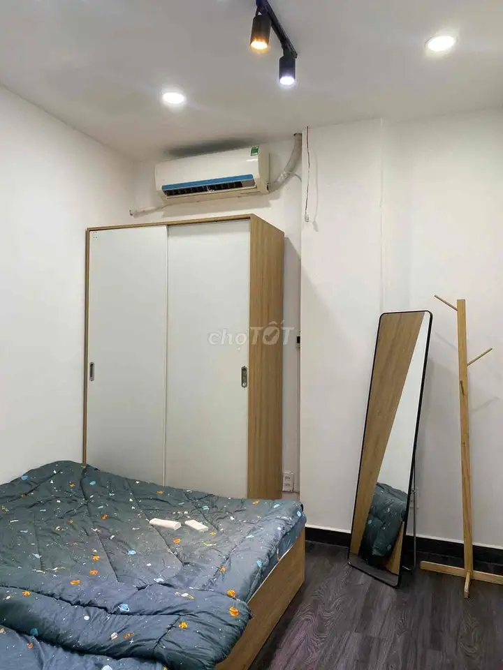 2-комн. кв., балкон, мебель, Фан Хик Лонг, Фу Нхуан, Чыонг Са, 55м²