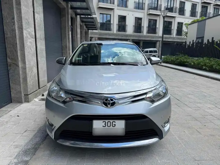 Toyota Vios 1.5 CVT 2017, серебристый, автомат, 70 000 км