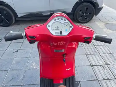 Скутер Piaggio Vespa 3Vie 2014 Красный