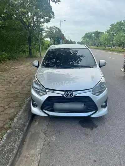Toyota Wigo 2019 автомат серебристый