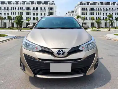 Toyota Vios 2020 механическая, золотой песок