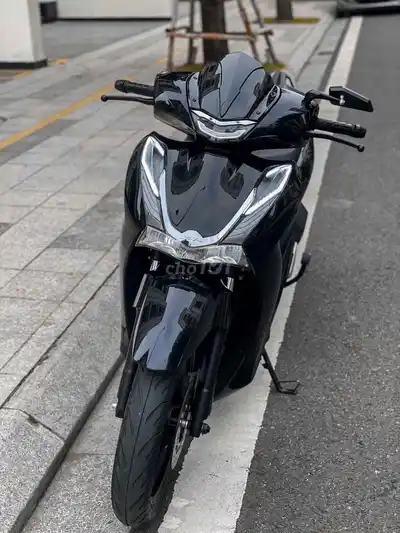 Хонда SH 125 CBS 2022 Черная отделка sh350