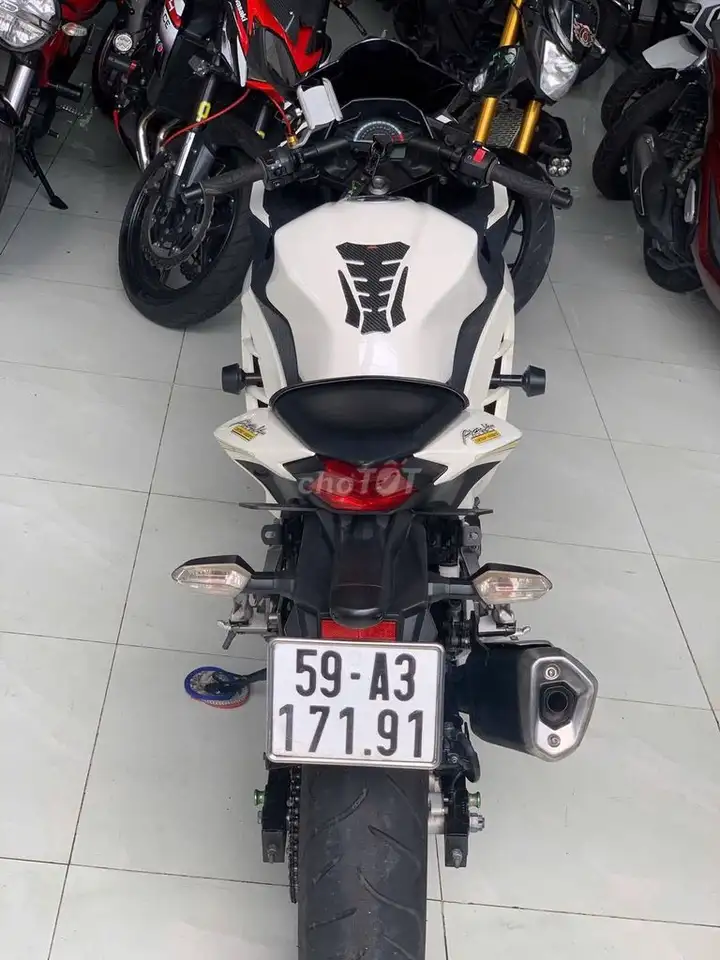 Kawasaki Ninja 300 2017 белый