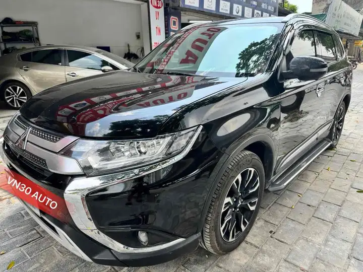Mitsubishi Outlander 2020 2.0 CVT - 100 000 км
