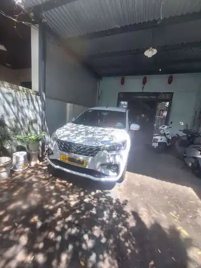 Suzuki Ertiga Hybrid 2023 белый 430000 км