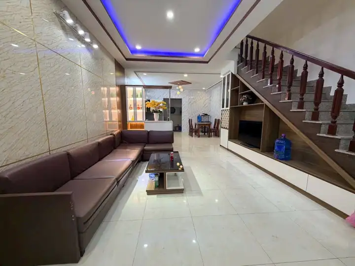Дом 270м², 3 спальни, терраса, 10 мин до моря