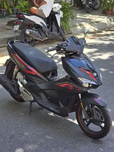 Honda Air Blade черно-красный