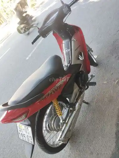 Honda Wave Alpha 2009 красного цвета