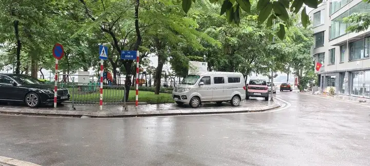 Здание на улице Куанг Кхань, район Тэйхо, 180 кв. м