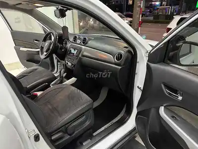 Suzuki Vitara 2016 1.6AT 90 тыс. км Белый