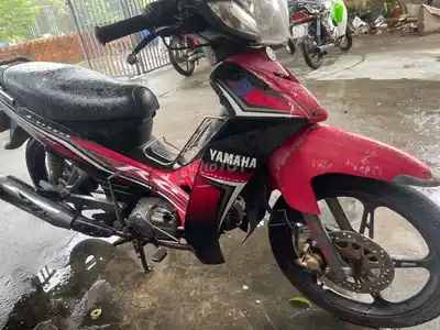Yamaha Sirius 2022 красно-черный