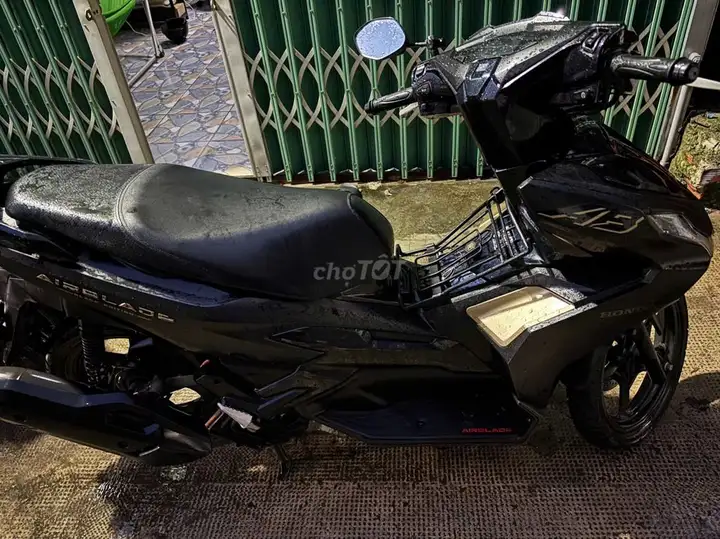 Honda Airblade 2023 матовый черный 27 000 км
