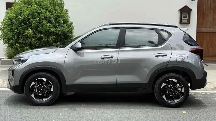 Kia Sonet 1.5L Luxury 2025, почти новый, пробег 16 000 км