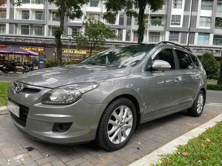 Hyundai i30 2011 серый 5 мест