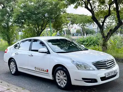Nissan Teana 2.0AT 2010 белый автомат