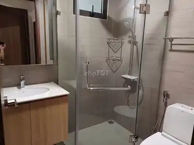 Квартира Vo Van Kiet в аренду в Бинь Тане - 78 м², 2 спальни, 2 туалета, роскошная мебель