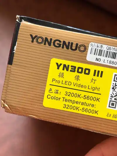 LED-свет Yongnuo YN300 III + стойка