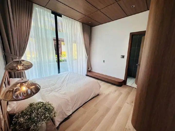 Дом 3 этажа, 3 спальни, 4 WC