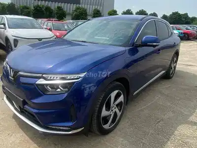 VinFast VF8 Eco 2023 Синий 53000 км