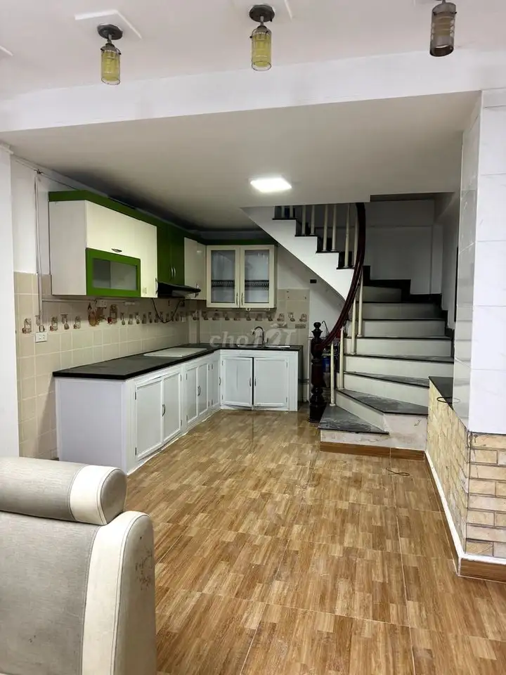Сдается дом 5 этажей, 3 спальни, 3 санузла, кондиционер и бойлер