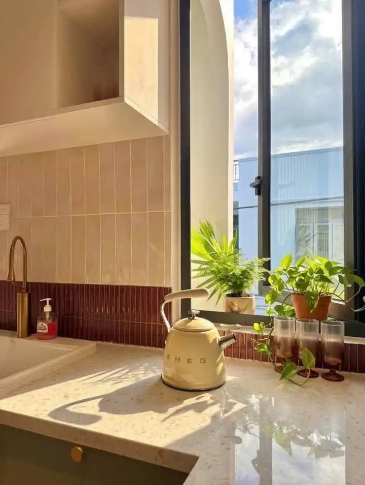 Дом 3 этажа, 4 спальни, 4 WC