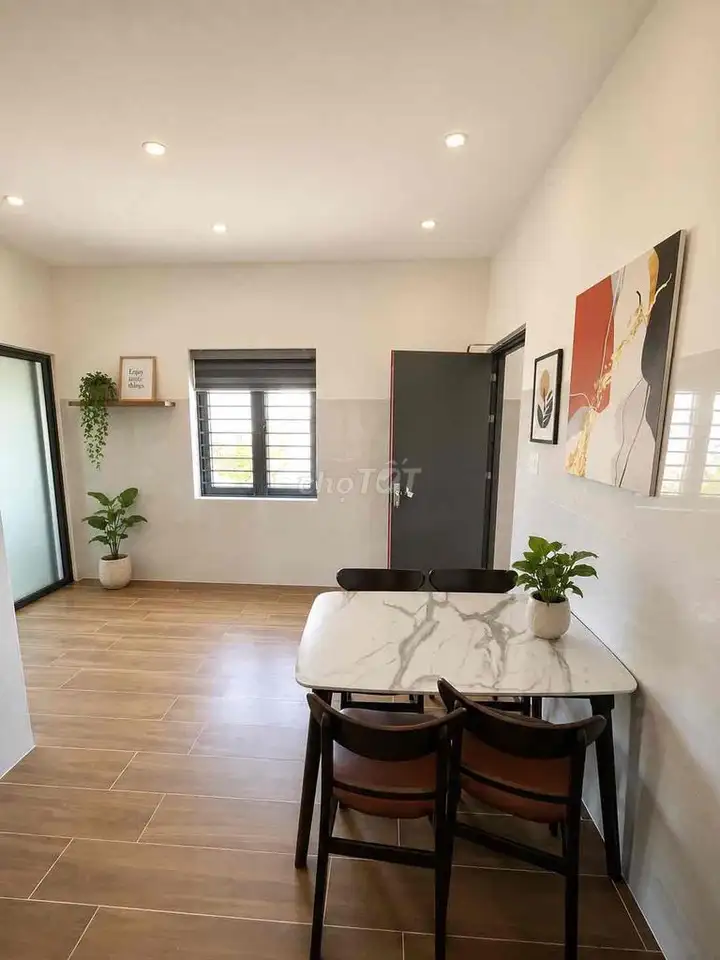 1-комнатная квартира, 50м2, широкий балкон, с мебелью и техникой