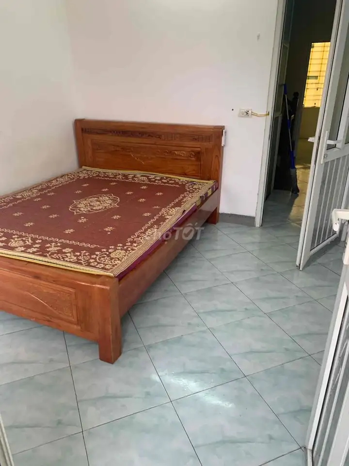 Сдаю комнату 15 м², ул. Нгуен Ван Линь, район Тхык Бан