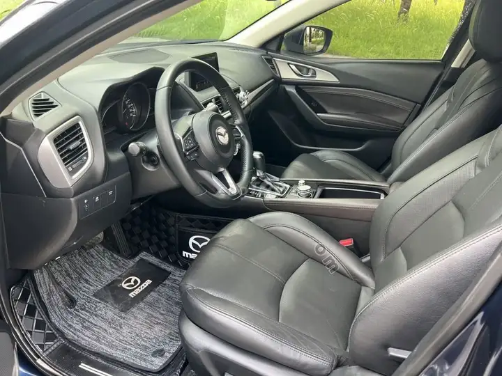 Mazda Mazda 3 Luxury 2020 черный