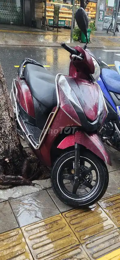 Honda Lead 2014 родной двигатель, едет очень тихо