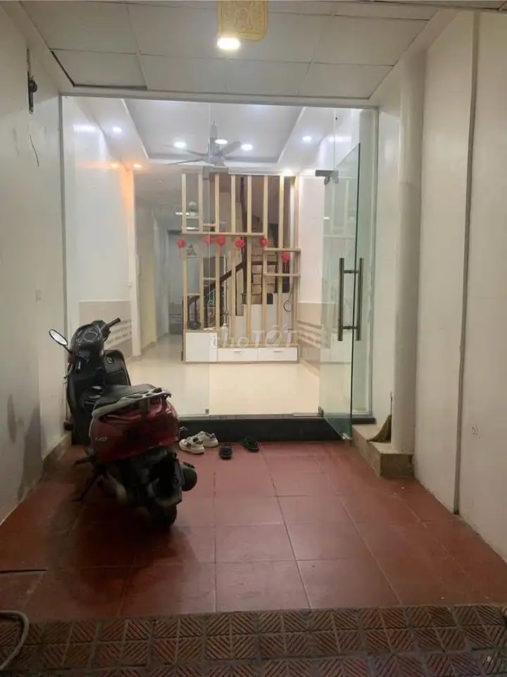Cho thuê nhà nguyên căn 46m2, 3 tầng, 3 ngủ, Đào Tấn, Ba Đình