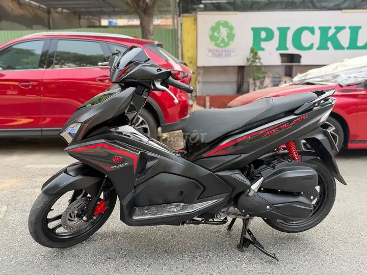 Honda Air Blade 2019 черный матовый госномер 43 один владелец рассрочка