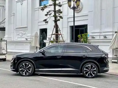 VinFast VF8 Plus 2026 Черный 9000 км