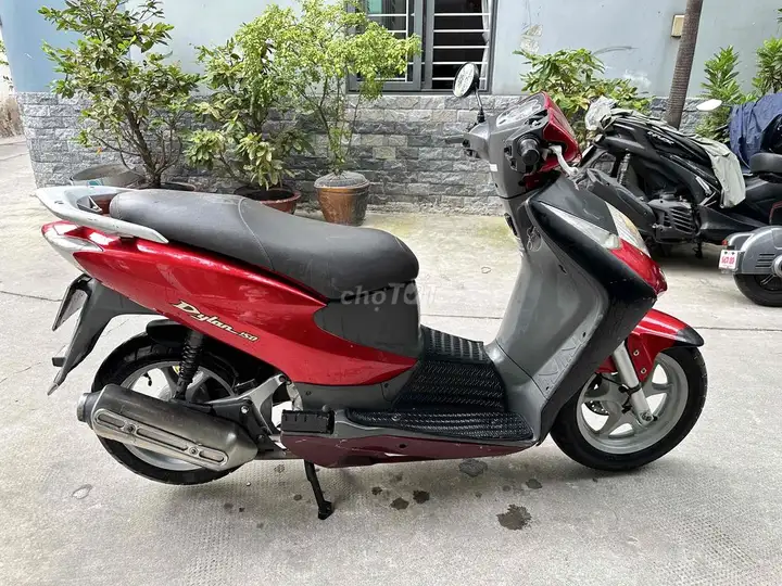 Honda Dylan 150cc 2025 красный