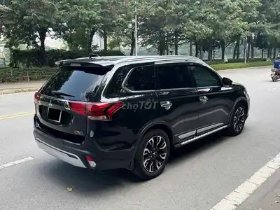 Mitsubishi Outlander 2021 Premium 2.0 93711 км