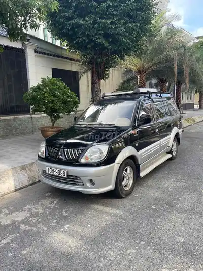 Mitsubishi Jolie 2005, МКПП, черный и серебристый