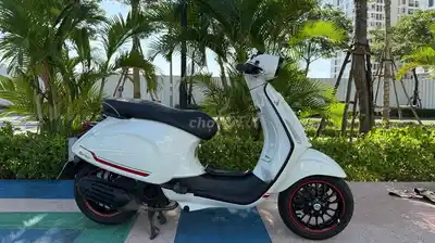 Piaggio Vespa 2024 белая, менее 15 000 км