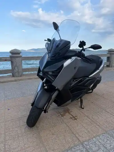 Yamaha XMAX 300