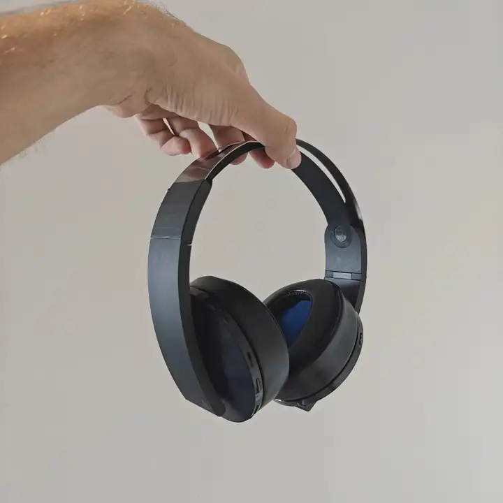 Lofree Flow клавиатура и Sony PS4 Platinum Wireless