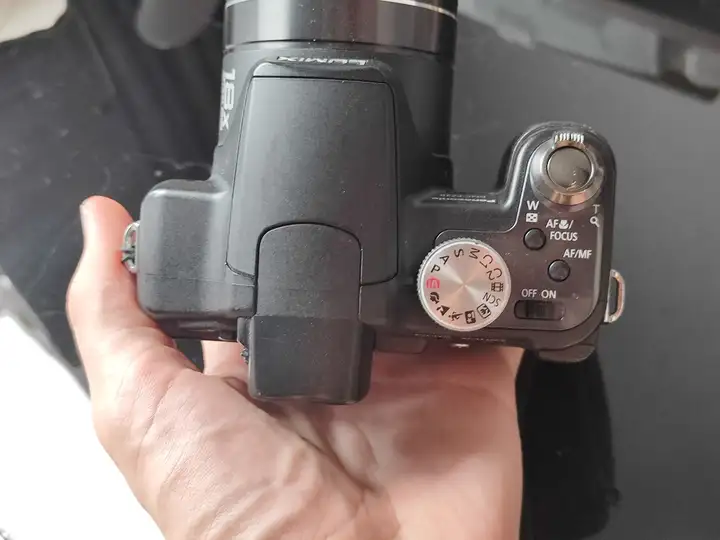 Фотоаппараты Panasonic Lumix и Canon PowerShot