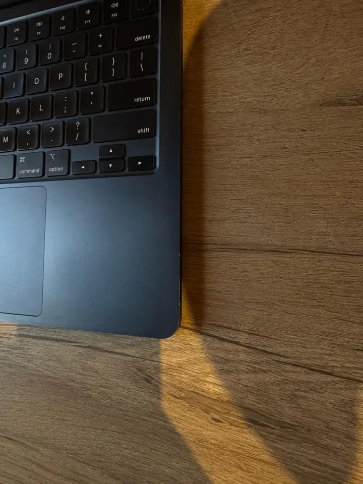 MacBook Air M2 13,6" (2022), Space Gray