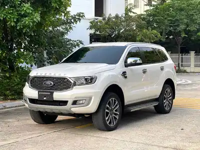Ford Everest Titanium 2.0L 4x2 AT 2022 года выпуска